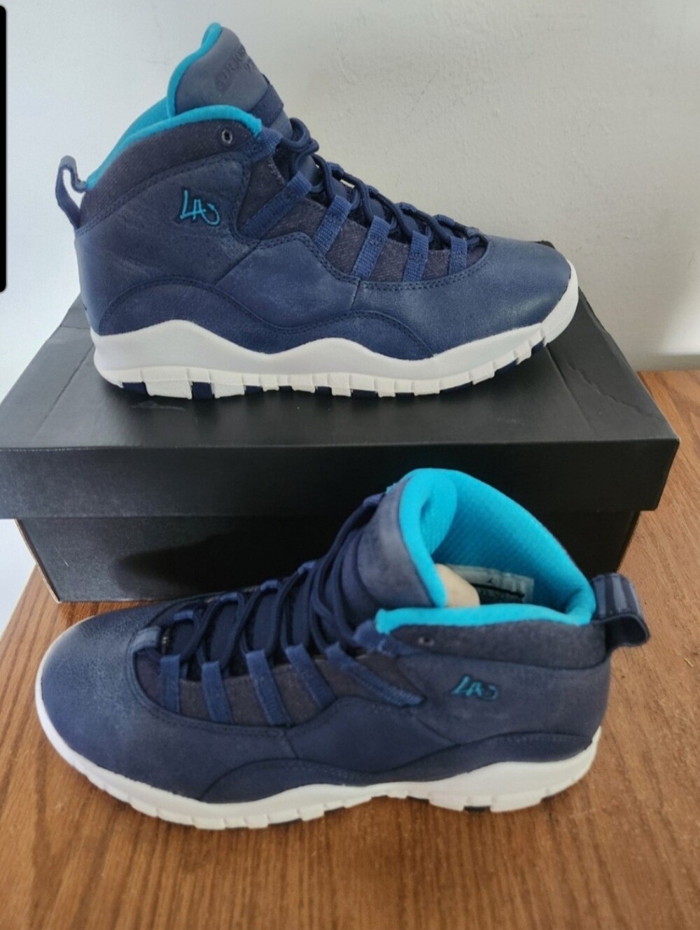 2 for 1 Air Jordan 10 size 5y - Picture 9 of 12
